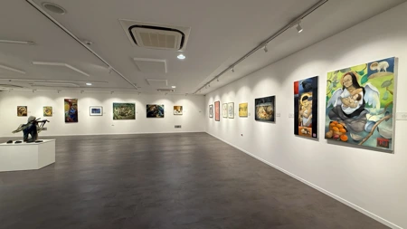Studio Gallery 10