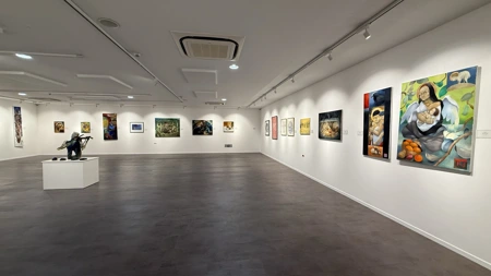 Studio Gallery 16
